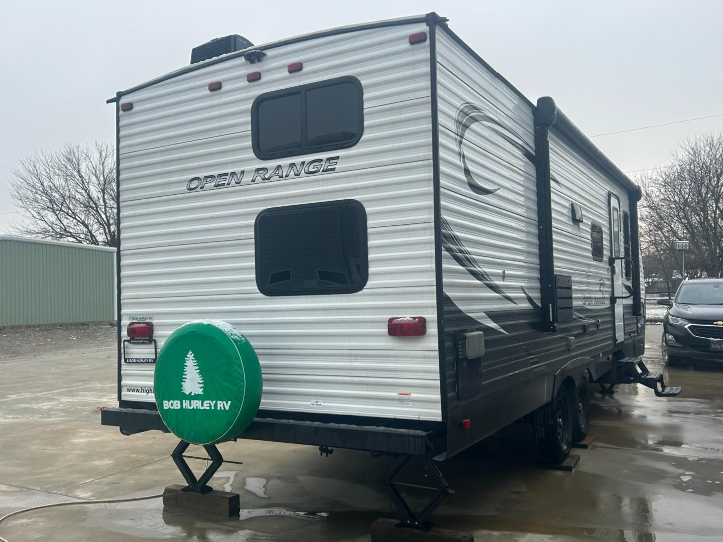 2021 White /TAN Highland Ridge RV, Inc OPEN RANGE 26BHS (58TBH0BP7M1) , located at 17760 Hwy 62, Morris, OK, 74445, 35.609104, -95.877060 - Photo#3